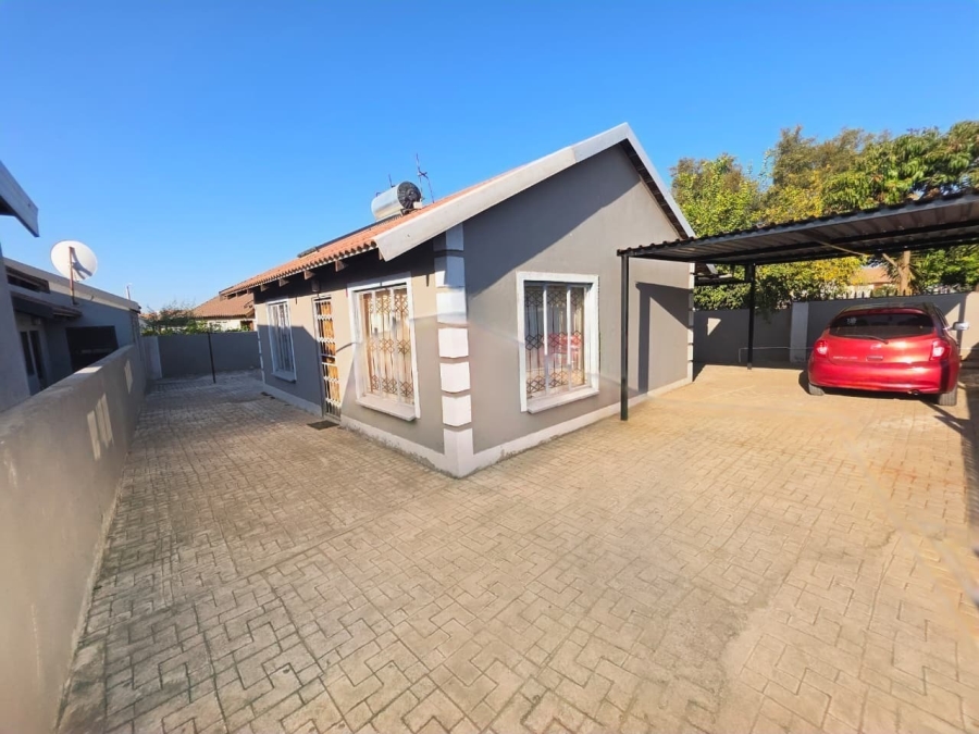 2 Bedroom Property for Sale in Boitekong North West